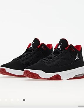 Jordan Max Aura 2 Size 4Y
